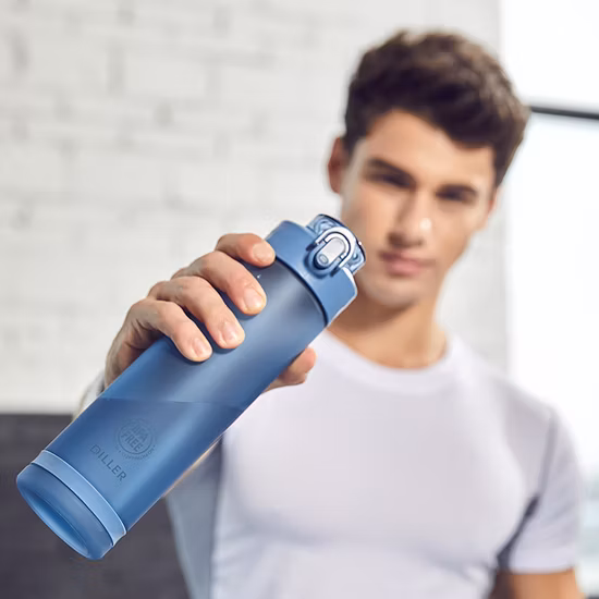 Bouteille d'eau de sport Tritan en plastique avec logo personnalisé, vente en gros avec paille